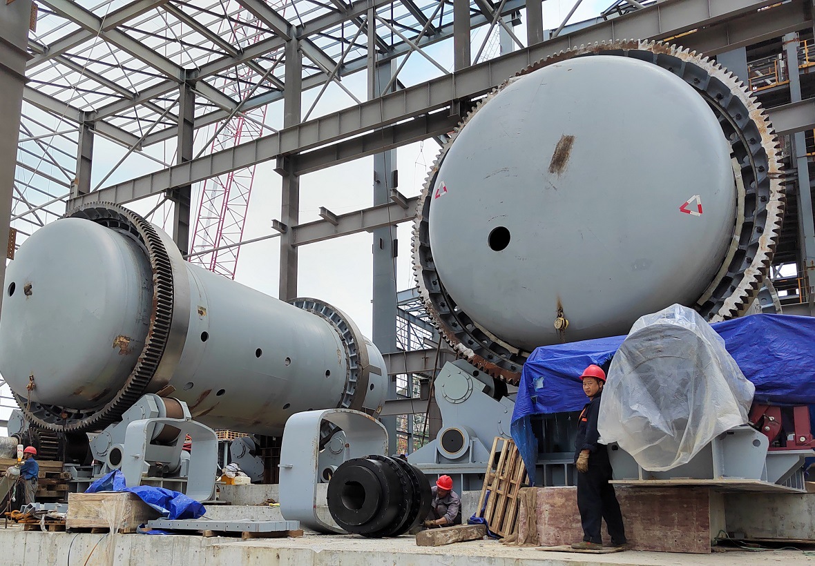 Вращающаяся рафинировочная печь (анодная печь)